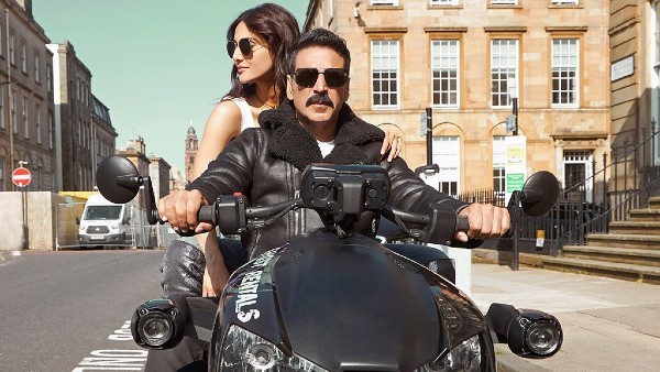 అక్షయ్ కుమార్ సినిమాకు 13 టిక్కెట్లు