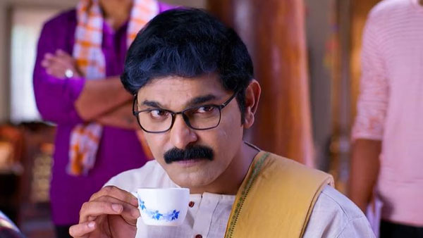 ఐదు వేల రూపాయలు ఇవ్వాలని
