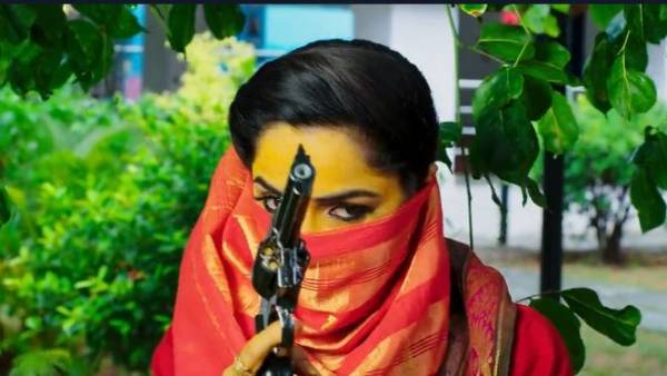 దీపను ఎలాగైనా చంపాలి