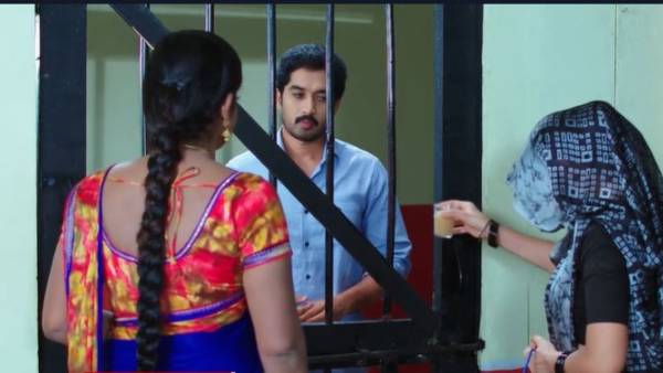 మోనితను గుర్తించిన కార్తీక్