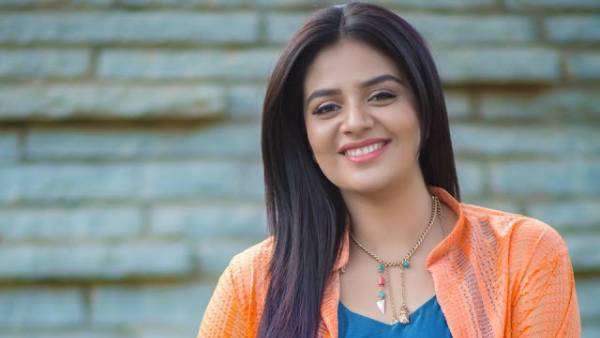 అలా ఎంట్రీ ఇచ్చింది.. ఇలా ఫేమస్ అయింది