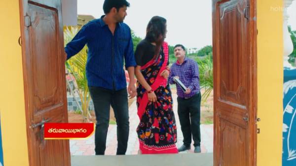 అక్కడా దొరికేసి ఇక్కడా దొరికేసి