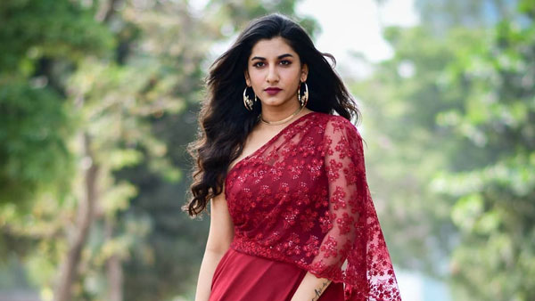 టీనేజ్లోనే అలాంటి పాత్రలో నటించింది