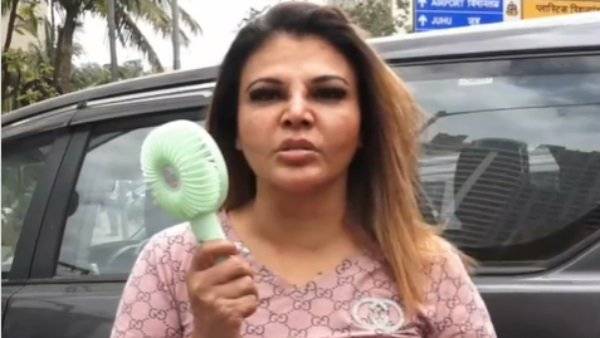 Rakhi Sawant Fan Broke Her Gate She Filed complaint Rakhi Sawant Fan Broke Her Gate She Filed complaint