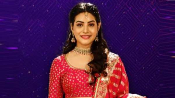 ప్రియాంక సింగ్ కామెంట్తో మొదలు