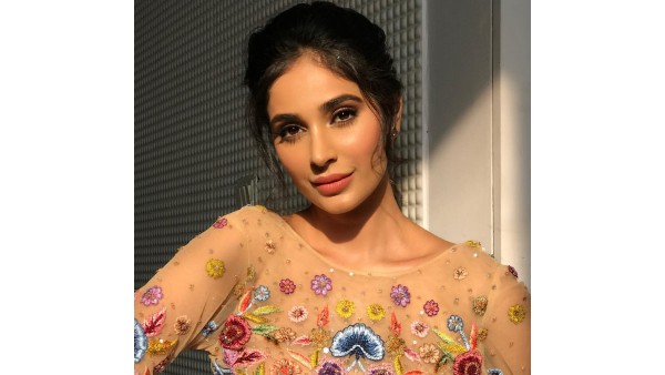 కత్తితో బెదిరించి