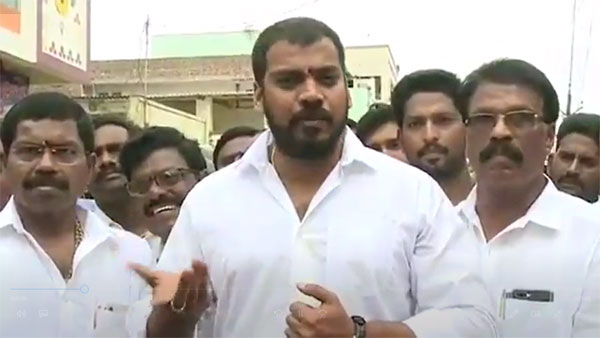 సంపూ పవన్ ఒకటే