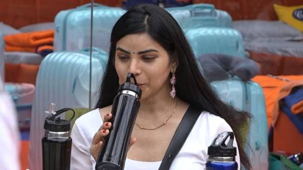 చాలా కష్టాలు పడ్డాను అంటూ ప్రియాంక