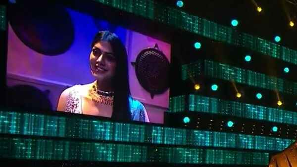 లహరి షారి ఎలిమినేషన్పై నెటిజన్లు ఘాటుగా