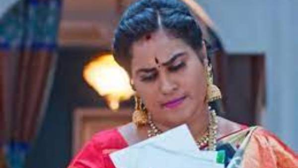 వైజయంతి ఇంట్లో జానకి ఫొటోలు