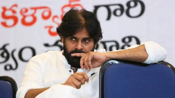 రాజకీయంగా పవన్ తప్పులు