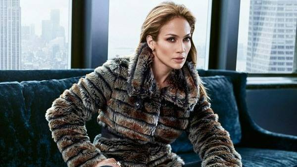 Ben Affleck pushes a fan away from Jennifer Lopez Ben Affleck pushes a fan away from Jennifer Lopez