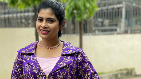 డబ్బింగ్ చెబుతూ..