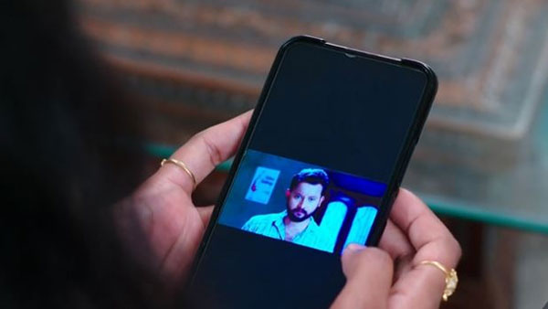 రత్నసీత తెచ్చిన బ్యాగ్తో కార్తీక్ కంగారు
