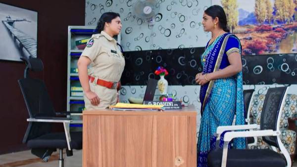 గిల్లీ జోలపాడటం ఎందుకు? అంటూ రోషిణి