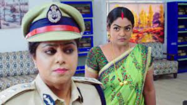 రత్నసీతను ప్రశ్నించిన ఏసీపీ రోషిణి