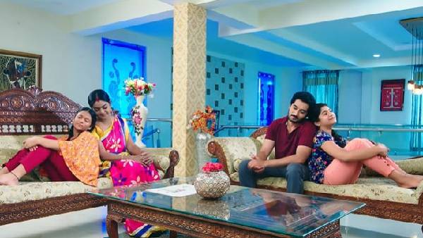 కార్తీక్ కుటుంబంలో ఆనందం