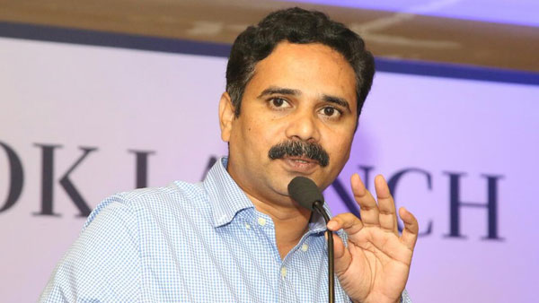ట్రాఫిక్ నిబంధనలు ఉల్లంఘించి