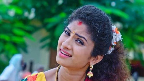 మల్లికను సమానంగా చూడాలని