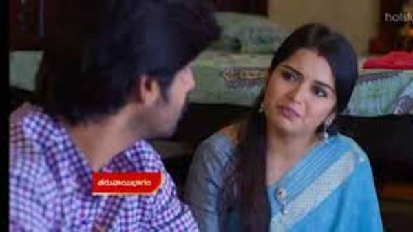 వైజయంతి ఇంట్లో జానకి ఫోటో