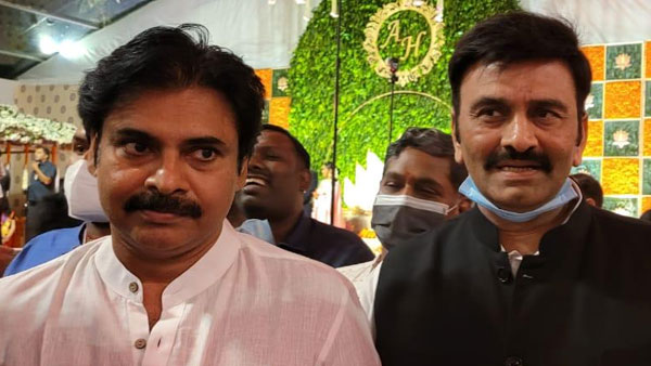 టిక్కెట్లు వ్యాపారం ఏంటి ?