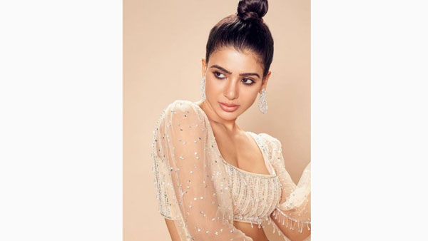 అప్పుడప్పుడూ అందాల విందుతో