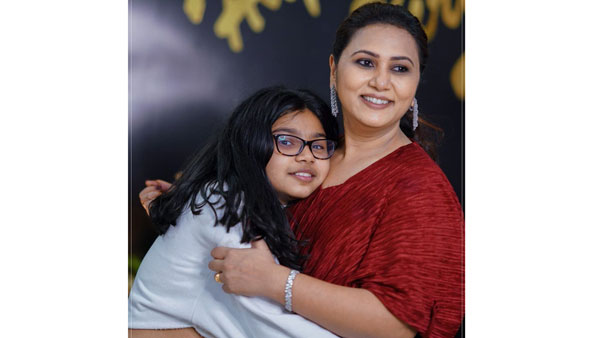 భార్య పుట్టినరోజు వేడుక..