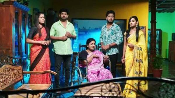 పార్వతి ఇంట్లో ఉన్నారా?