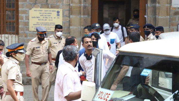 కరోనా టెన్షన్ తో