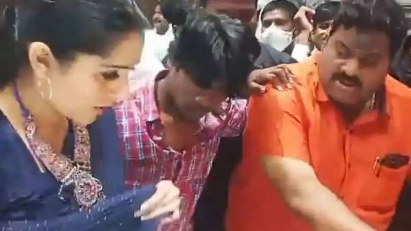రిబ్బన్ కట్ చేయకుండానే