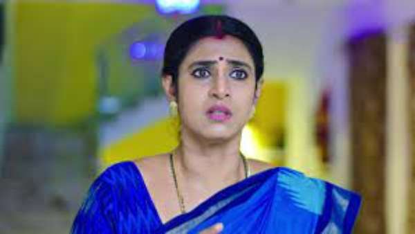 అక్షర కూర్చున్న స్థానం శృతిది అంటూ