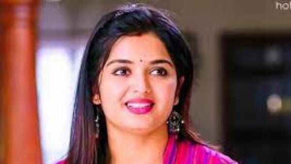 కళాశాలలో జానకి ఫొటో