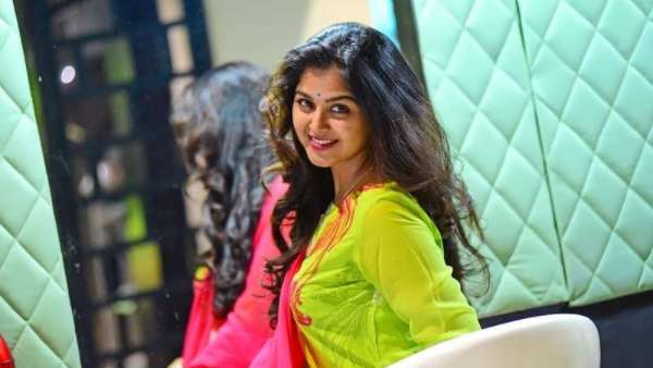 బిగ్ బాస్ క్రేజ్.. వరుస ఆఫర్లతో దూకుడు
