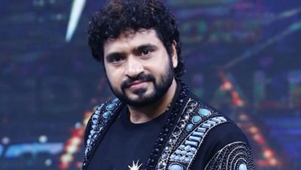 పెద్ద ఎత్తున ట్రోలింగ్