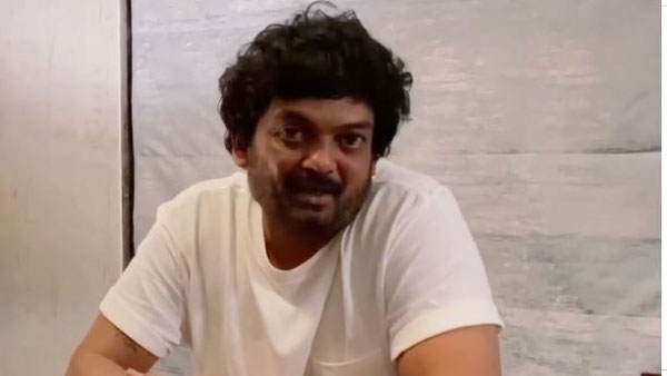 అభిమానులతో ఫ్రెండ్లిగా..
