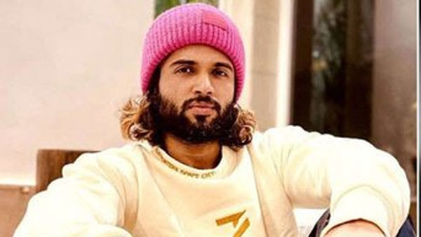కింగ్ ఆఫ్ ది హిల్స్ బ్యానర్ లో