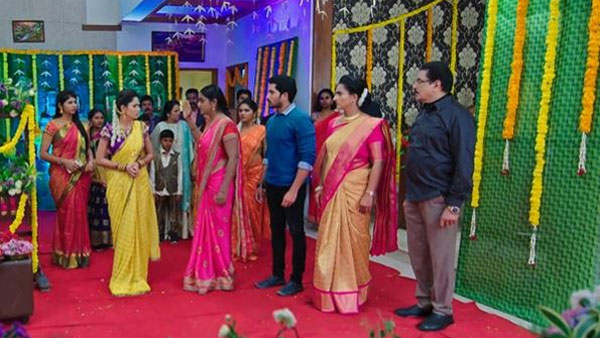 బారసాల వేడుకల్లో మోనిత హడావిడి