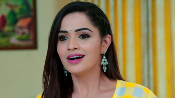 సంతోషంలో మోనిత సంబరాలు