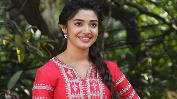 కృతిశెట్టి సినీ కెరీర్ ఇలా