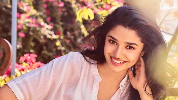 టాలీవుడ్ ఆశా పరేఖ్ అంటూ నారాయణమూర్తి