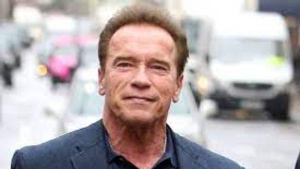 Arnold Schwarzenegger involved in a car accident at Los Angeles Arnold Schwarzenegger involved in a car accident at Los Angeles