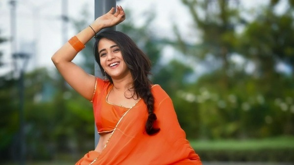 అతడలా... ఆమె ఇలా మాట్లాడి
