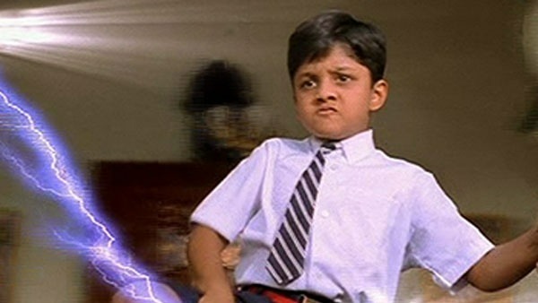 థియేటర్ వద్ద క్యూలు..