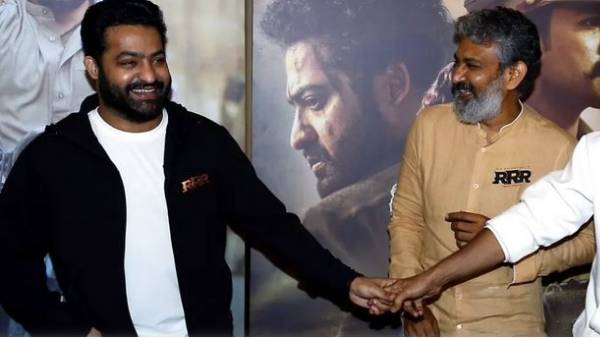 ఏనుగుపై వస్తారని అనుకొంటే...