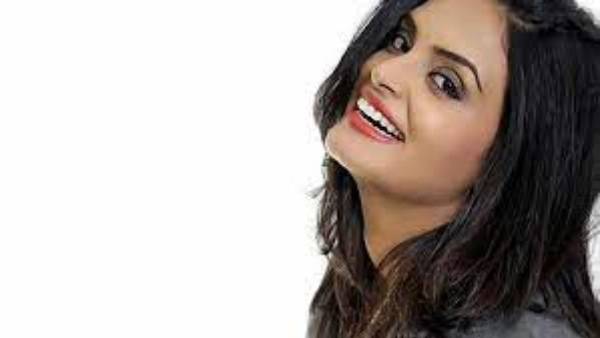 అలాంటి వీడియోలతో పాపులారిటీ