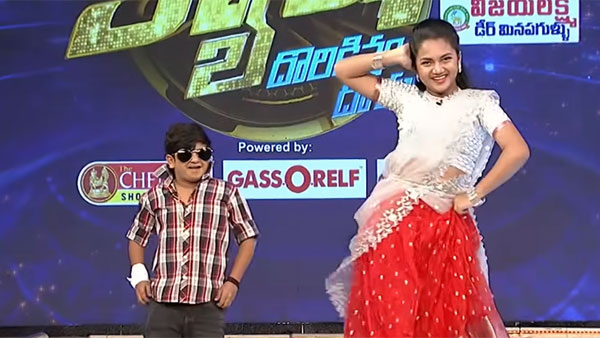 వచ్చే వారం నాలుగు జంటలు