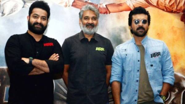 మెగా ఫ్యాన్స్ మనసు దోచేస్తూ