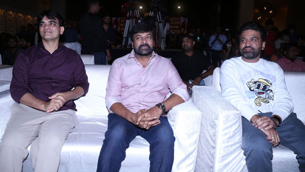 తాప్సీ, స్వరూప్ కాంబినేషన్లో