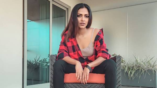 న్యూడ్గా కనిపించి సంచలనం