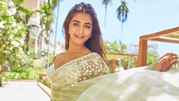 గ్లామర్ ట్రీట్ ఇస్తోన్న బుట్టబొమ్మ